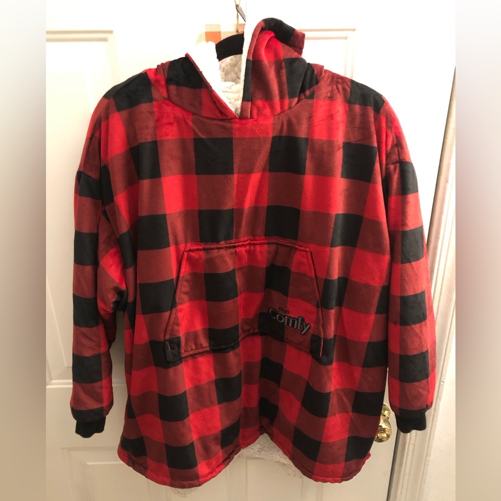 Black and Red Checker Comfy